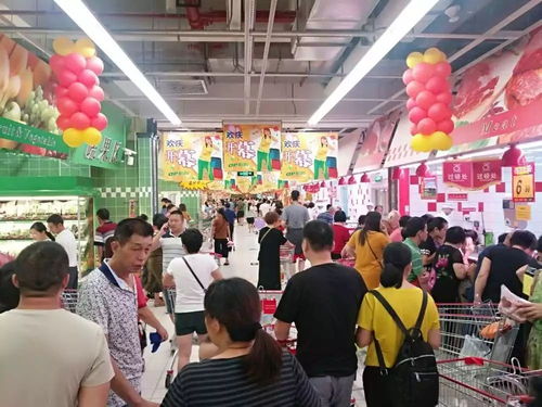 安海盛况 大润发开业首日人潮涌动，商品琳琅满目引全城热逛